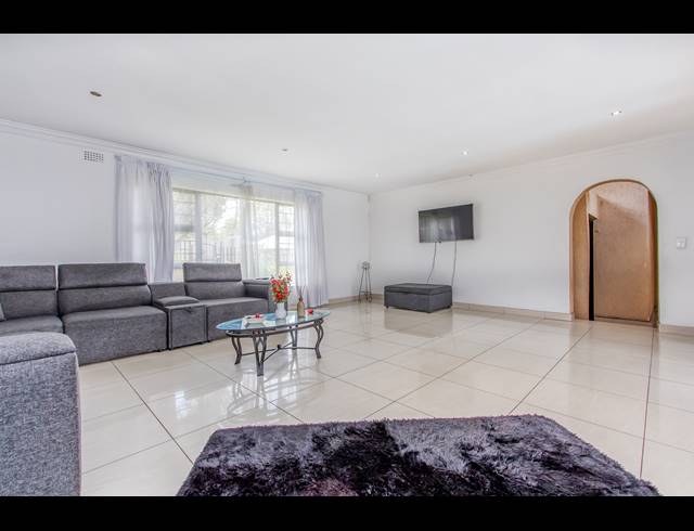 4 BEDROOM FREESTANDING RENTED IN DISCOVERY